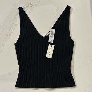 NWT Babaton sculpt knit V-neck tank - black